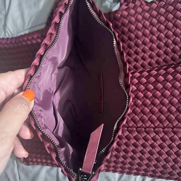 Elegant Red Woven Tote Bag - Picture 6 of 6